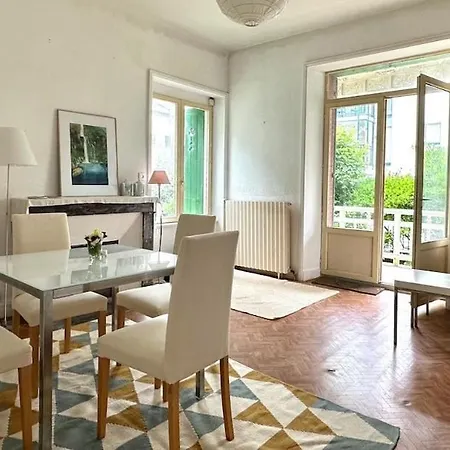 Maison A A 2 Min De La Semesterbostad